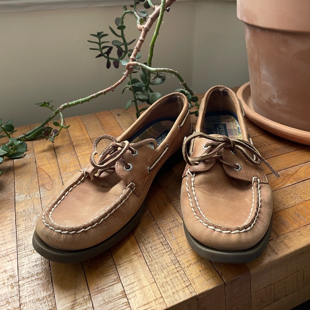 Classic Sperry boat shoes or Topsiders